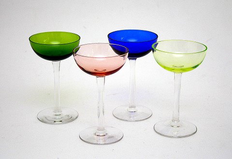Fire flotte likørglas