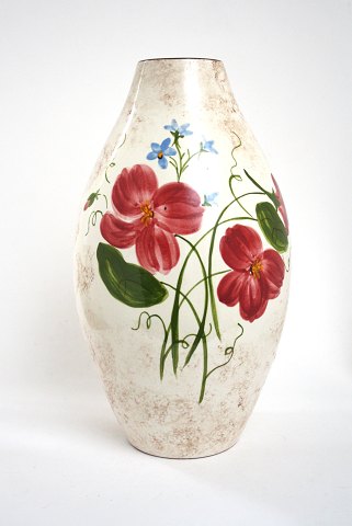 Vase med røde blomster, Knabstrup